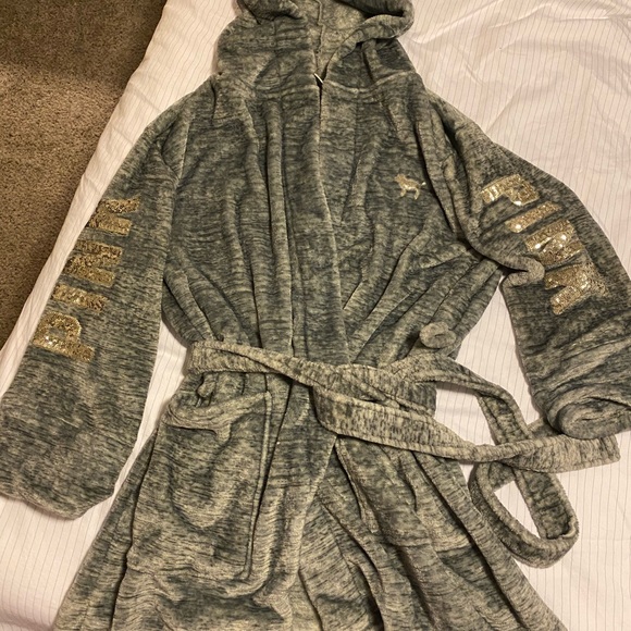 PINK Victoria's Secret Other - VS pink robe